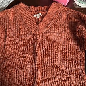 American Eagle Outfitters Women's V-Neck Sweater in Rust